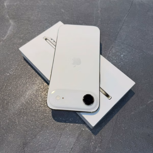 iPhone Air (iPhone 17 Air)
