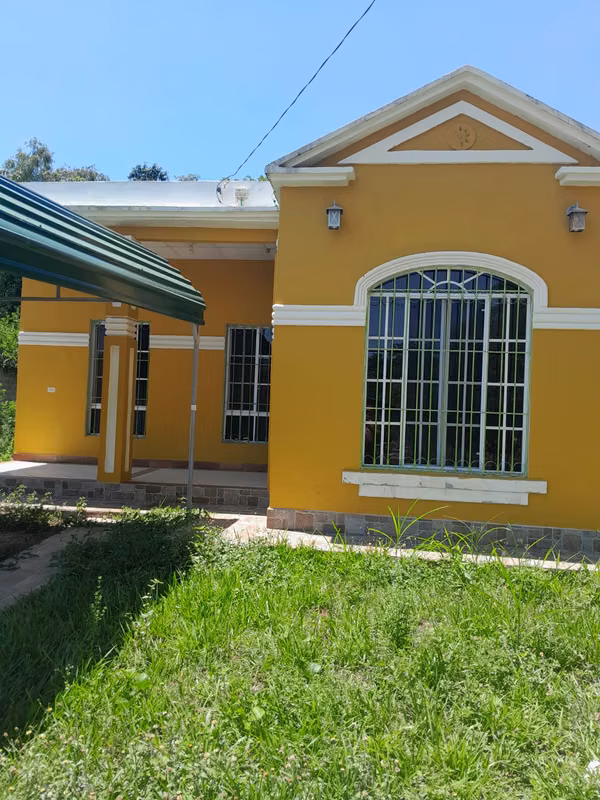 Se vende casa en Chalatenango centro 