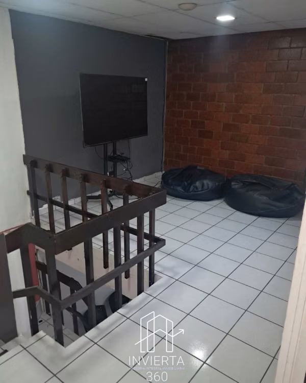 HOUSE FOR HOUSING OR OFFICE