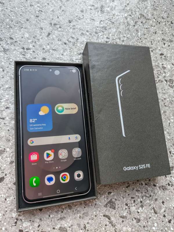 Samsung s25 free faith fully manufactures in your box more inf in inbox 128 GB 8 + 8