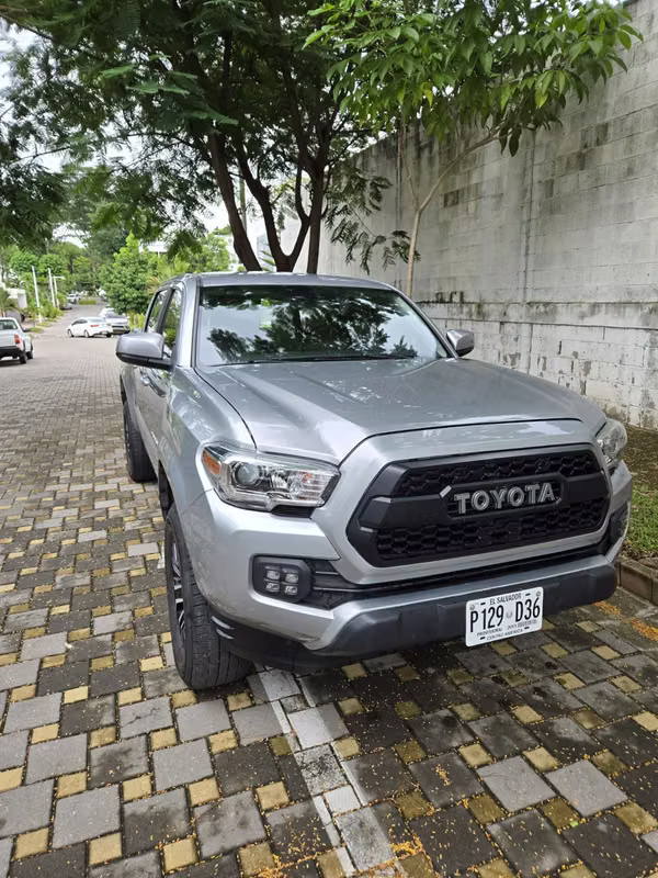Sale Toyota Tacoma SR 2021 4 CILINDROS 4 × 2 (Ideal for low fuel consumption)