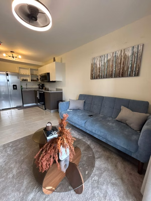 SE ALQUILA APARTAMENTO TORRE ÍNDIGO ESCALON, FULL-AMUEBLADO -tiene 80 mts2  -Habitación principal con walking clóset y b