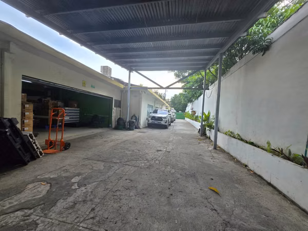 Propiedad Comercial y Residencial en Venta o Alquiler – San Salvador
