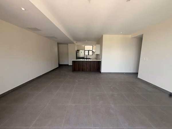  SE ALQUILA APARTAMENTO 8.VII HOMES ESCALÓN, CON LÍNEA BLANCA  * tiene 120 m² * Vestíbulo * Sala y comedor * Cocina Open