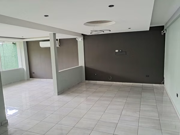 AMPLIA CASA DE 4 HABITACIONES EN VENTA | COLONIA ESCALÓN