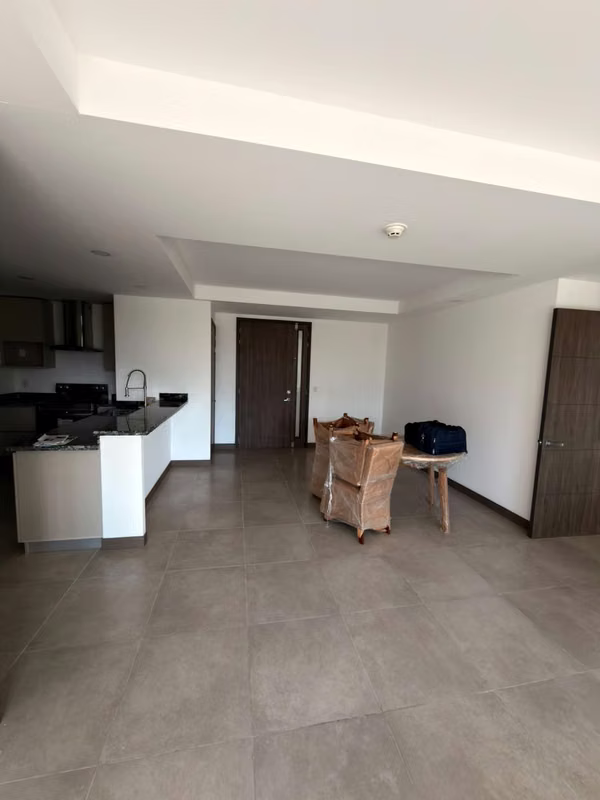 HALQUila APARTAMENTO PUERTA del ALMA, WITHOUT MEUBLES View of the San Salvador Volcano has 138 m ² 