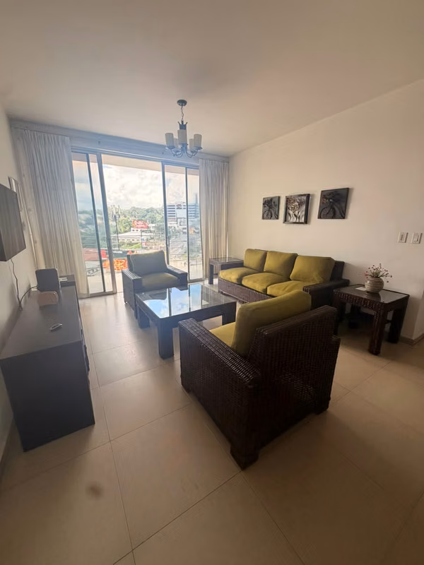 APARTAMENTO AMOBLADO EN ALQUILER – CONDOMINIO LA CEIBA, COL. ESCALÓN