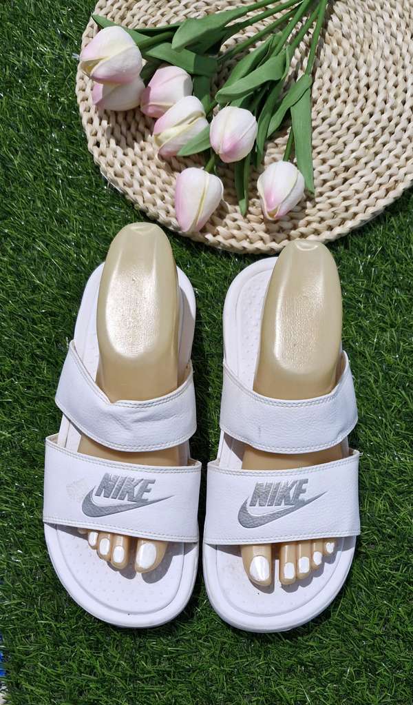 ORIGINAL NIKE YINAS 8 25CM