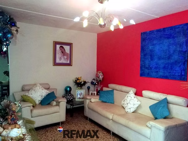 RESIDENTIAL SWISS PINEAPPLE - 124; HOUSE FOR SALE - 124; SANTA KEY