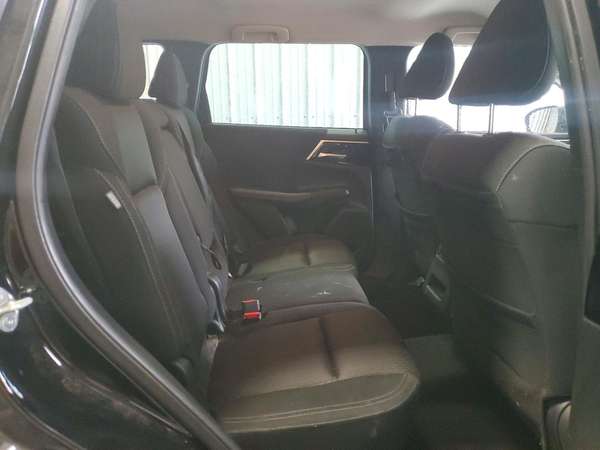 MITSUBISHI OUTLANDER ES 2023 3 FILAS