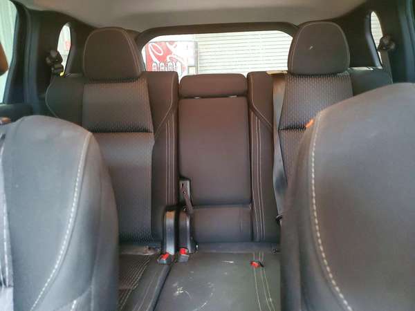 MITSUBISHI OUTLANDER ES 2023 3 FILAS