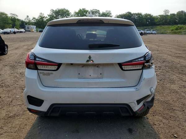 MITSUBISHI OUTLANDER SPORT ES 2021