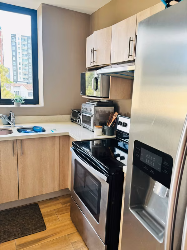 APARTAMENTO PREMIUM AMUEBLADO EN VENTA | CONDOMINIO EL PEDREGAL – COLONIA ESCALÓN