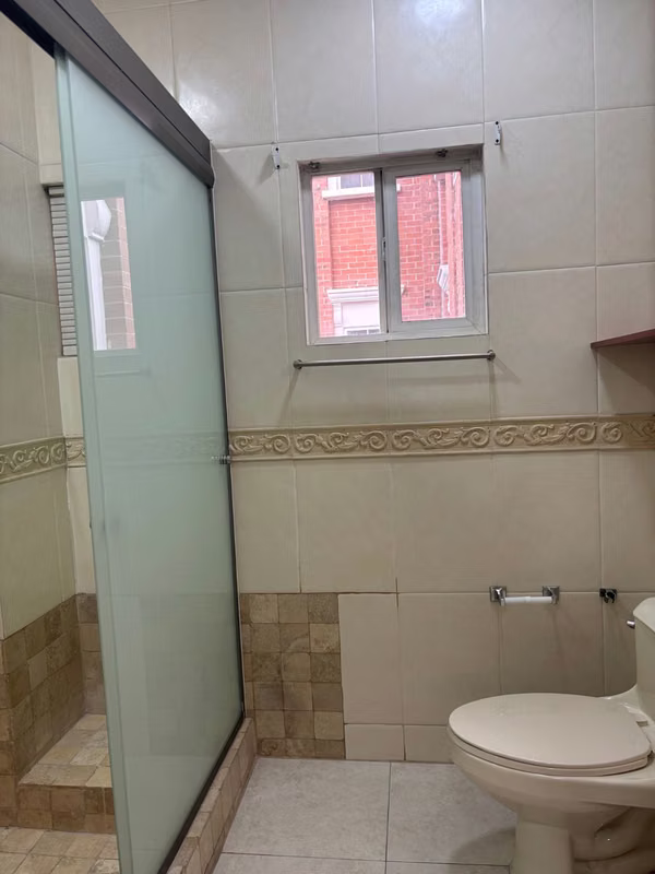 ALQUILER DE APARTAMENTO DE 195 M2, SIN MUEBLES, EN PORTAL LA CASTELLANA. SAN BENITO