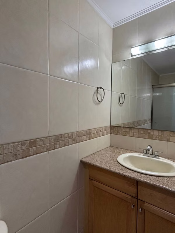 ALQUILER DE APARTAMENTO DE 195 M2, SIN MUEBLES, EN PORTAL LA CASTELLANA. SAN BENITO