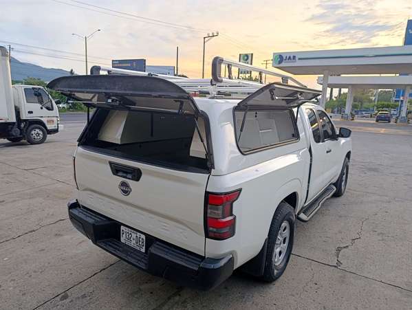 2025 NISSAN FRONTIER sv 4x4 (good bags)