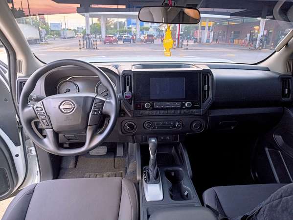2025 NISSAN FRONTIER sv 4x4 (good bags)