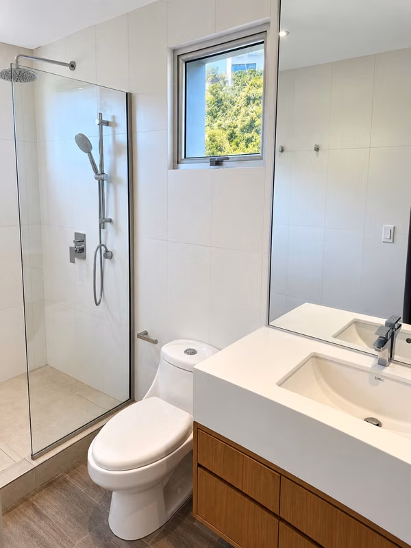 LUXURY APARTMENT FOR SALE IN FOREST TOWER