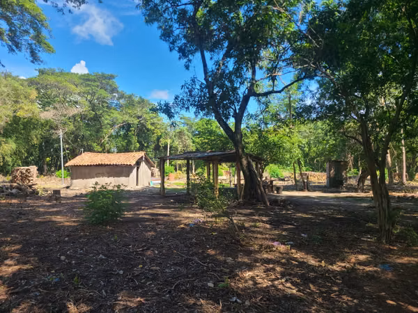 BEAUTIFUL PROPERTY OF 1 AND A HALF BLOCK THERE IS FINANCING FROM THE OWNER