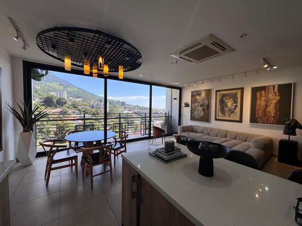 It has 120 mts2 - Room - Dining room - Full kitchen