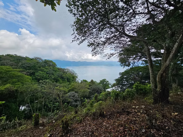 Land sale in the Lake of Coatepeque Santa Ana El Salvador
