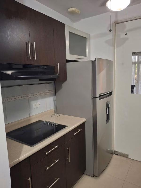 Apartamento en la Zona Escalon (en frente de Walmart)