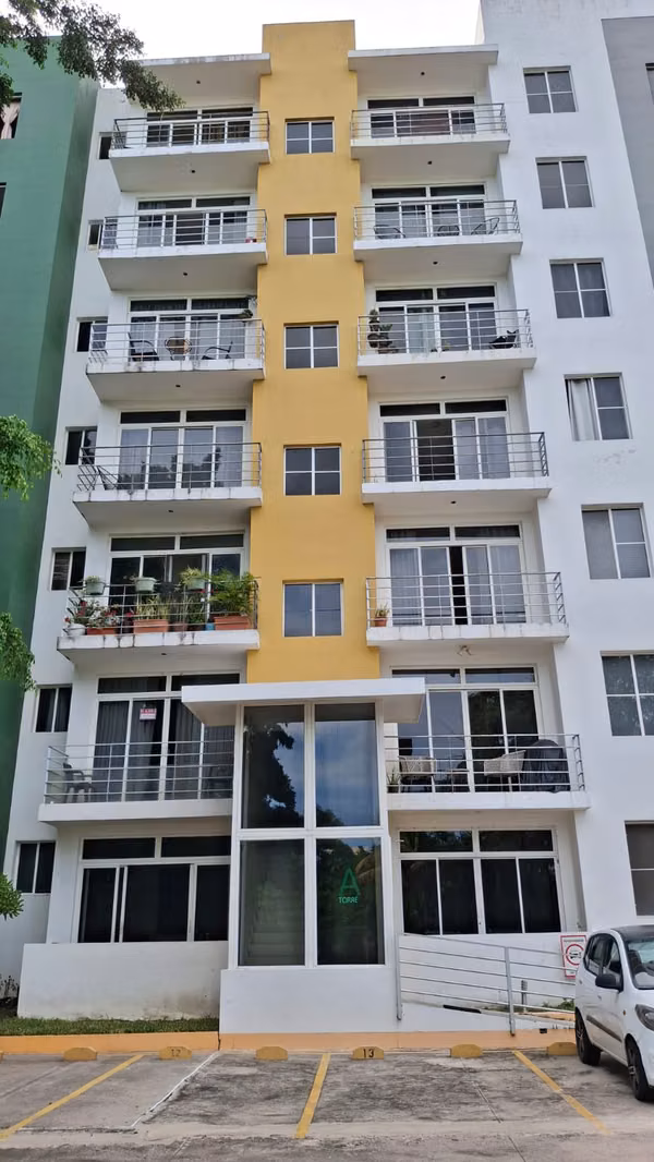 Apartamento en la Zona Escalon (en frente de Walmart)