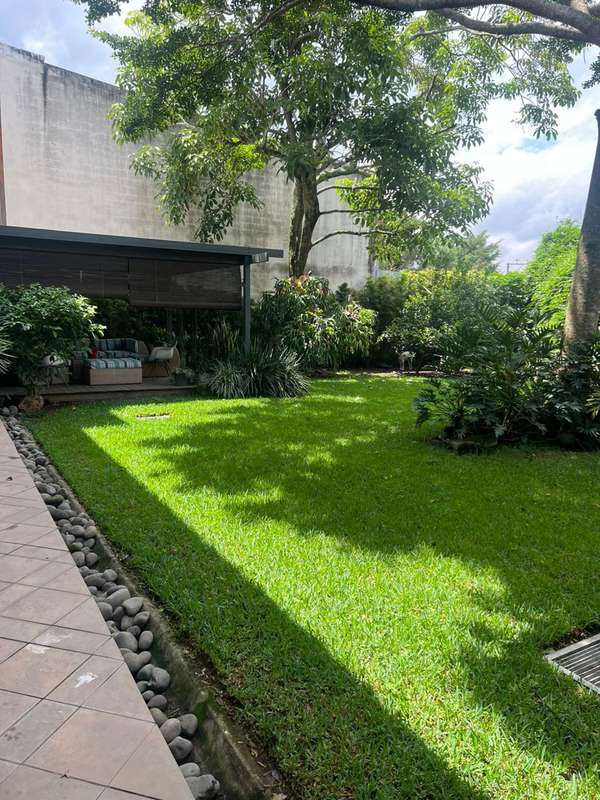 MODERN HOUSE POOL SALE $1.3 M PRIVATE