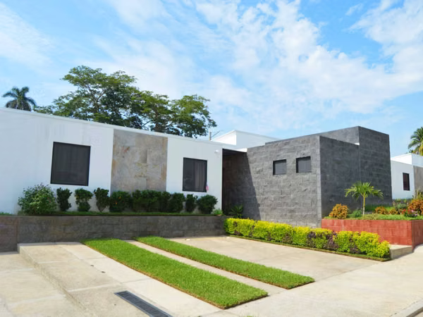 HOUSE FOR RENT FURNISHED AND EQUIPPED TOTAL, RES OPICO GARDENS