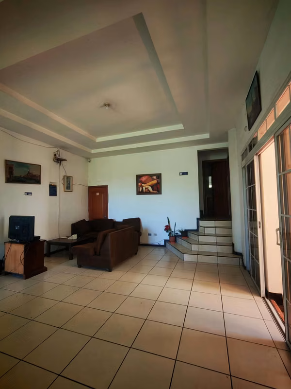 Sale of house in Lomas de San Francisco for room rental