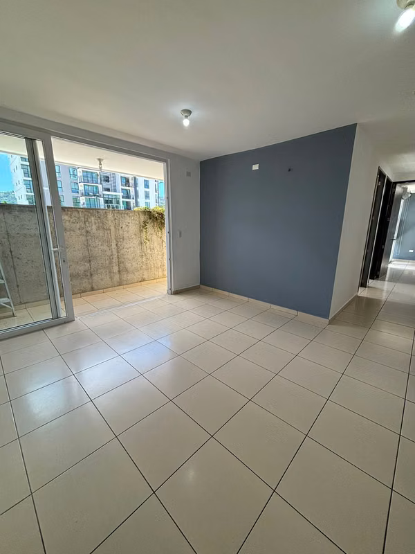 NUVA STA TECLA ALQUILER APTO $1200 PRIMER NIVEL CON JARDIN