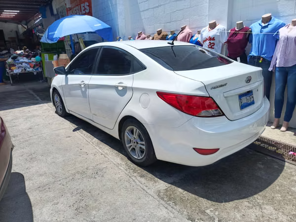 Vendo Hyandai Accent 2017 está en buen estado sin detalles automático motor 1.6