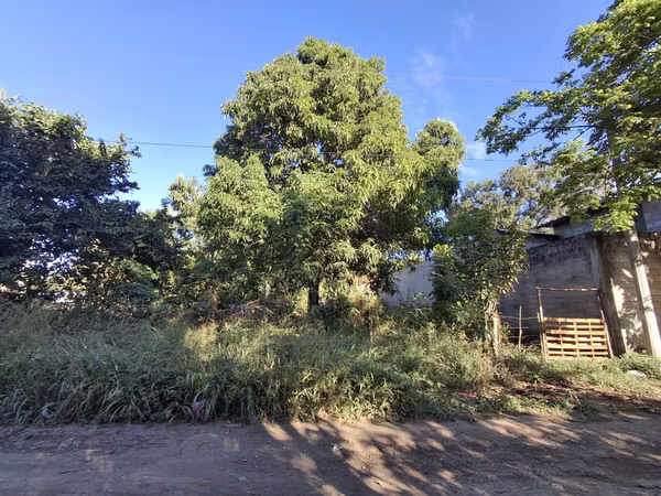 Terreno a orilla de carretera a Chalchuapa