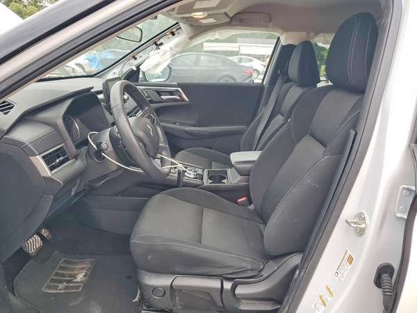 MITSUBISHI OUTLANDER ES 2023 3 FILAS