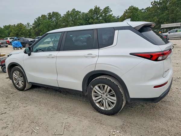 MITSUBISHI OUTLANDER ES 2023 3 FILAS