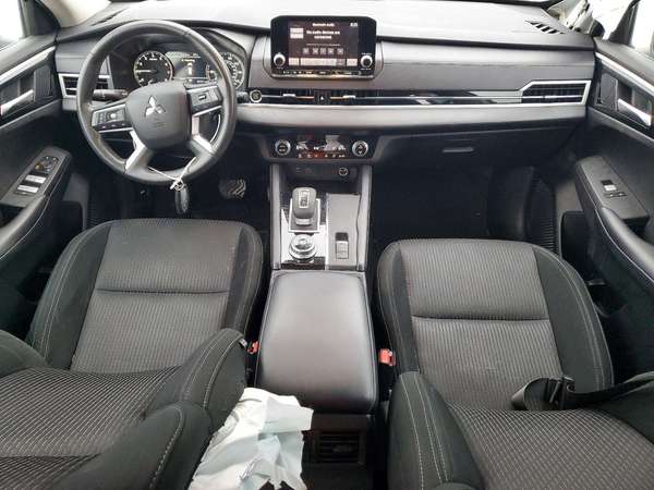 MITSUBISHI OUTLANDER ES 2023 3 FILAS