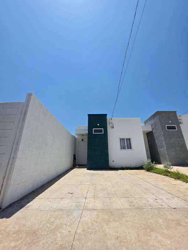 Casa de fácil acceso al quartier, con A/C y cocina moderna