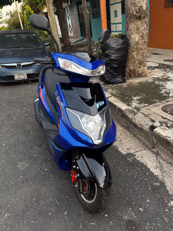 Moto Freedom Vespa año 2025 