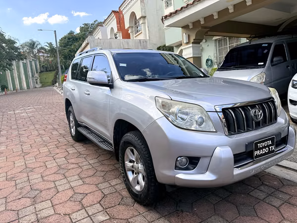 TOYOTA LAND CRUISER PRADO TX 2011 — 4x4