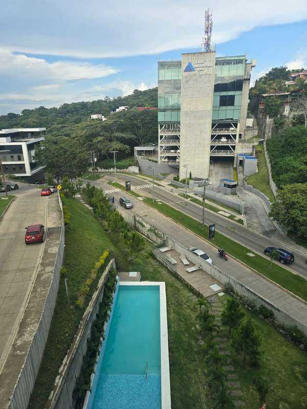 Apartamento de lujo en Park Tower | Alquiler $1,500 Vacío o $1,800 Amueblado