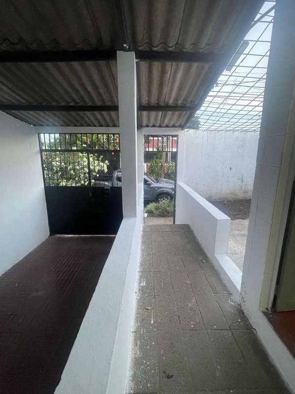 Casa en Venta para inversión en Santa Tecla
