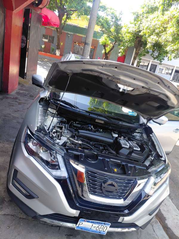 Vendo bonita Nissan Rogue SL 2018 4×2