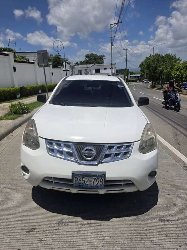 Nissan Rogué Año 2012 4x2 Automático
