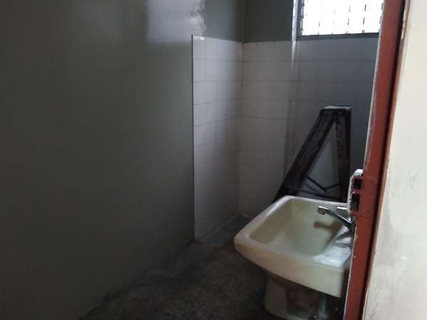 Se alquila local comercial centro de SS.  100 m2