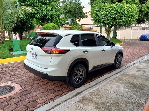 Rogue 2025 linea nueva.  Etiquetas: Tucson 2022, HRV 2023, Outlander 2022, Seltos 2022, Venue 2024, CX5 2021, Santa fe