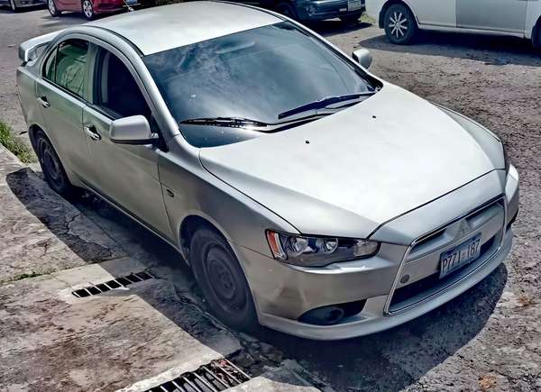 MITSUBISHI LANCER 2009 Automatico 4 puertas Vidrios y Espejos Eléctricos  Motor y Caja a toda prueba