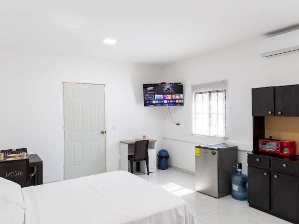 Habitación Amueblada, Baño Propio, Colonia Flor Blanca, S.S., Cerca H. Rosales, Pque. Cuscatlan y Ctro. Hist.