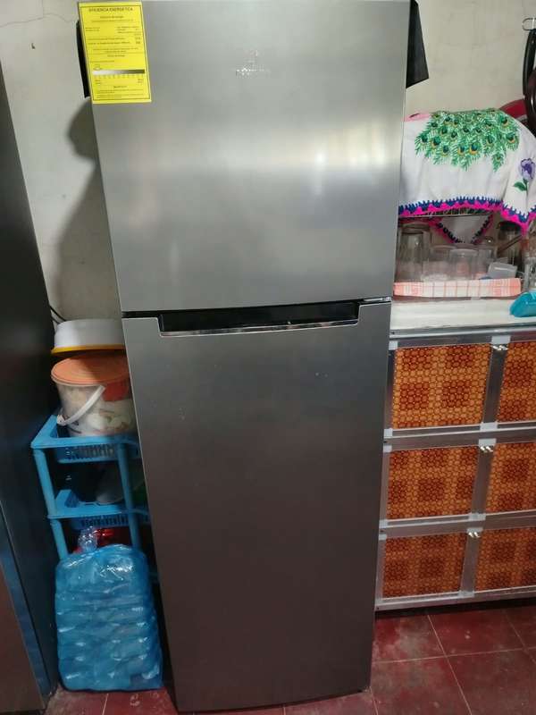 SE VENDE REFRIGERADORA INDURAMA 