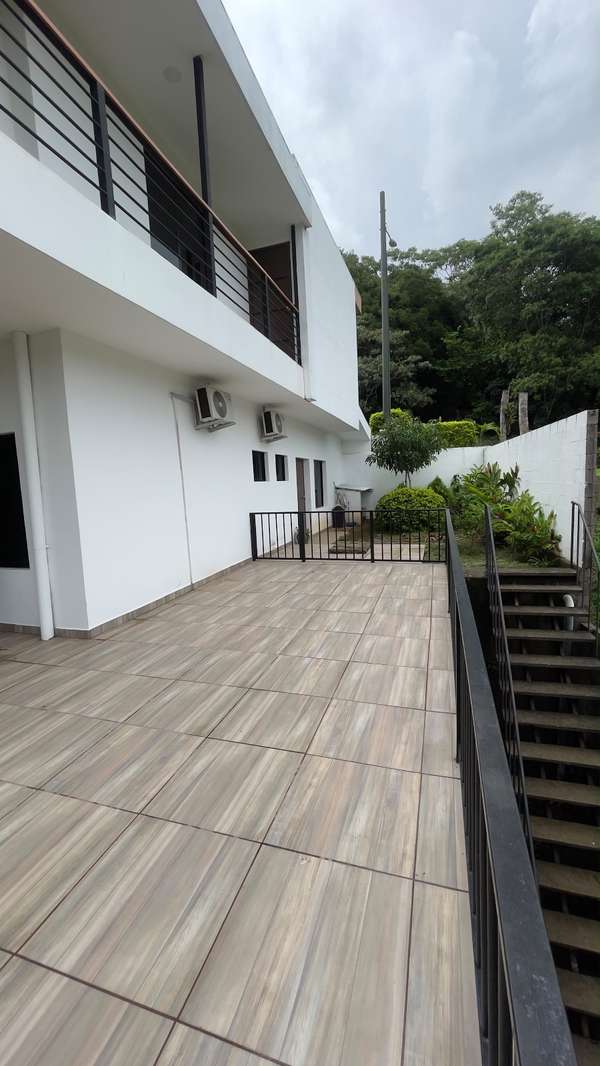 SE ALQUILA CASA EN RESIDENCIAL LAS LUCES