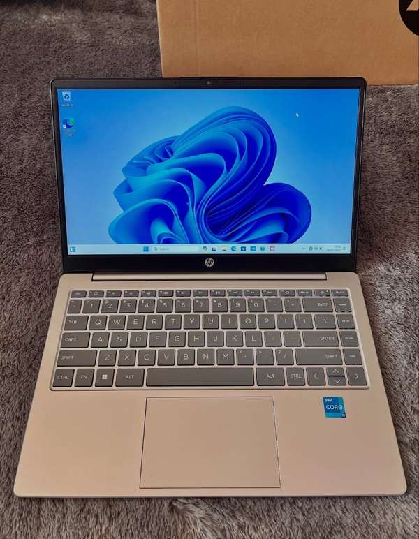 ** HO 14 ep0555TU Laptop **
